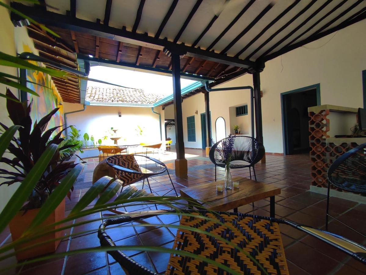 Trip Monkey Giron Hotel Luaran gambar